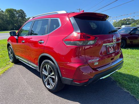 Used 2017 Nissan Rogue SL w/ SL Premium Package AWD/4WD image 3