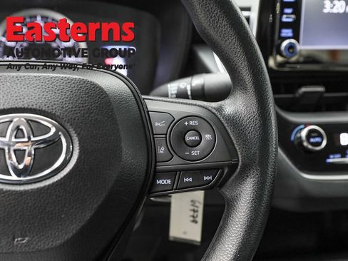 Used 2021 Toyota Corolla LE image 16