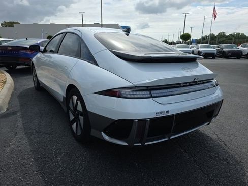Used 2024 Hyundai Ioniq 6 SE RWD image 3