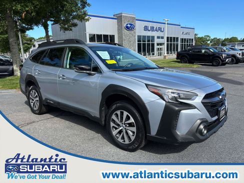 Used 2023 Subaru Outback Premium AWD/4WD image 1