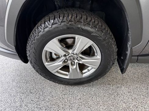 Used 2024 Toyota RAV4 LE AWD/4WD image 14
