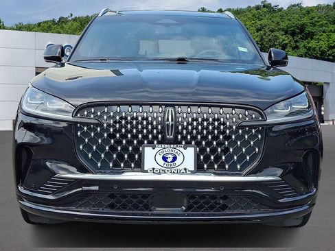 Used 2025 Lincoln Aviator Black Label AWD/4WD image 2