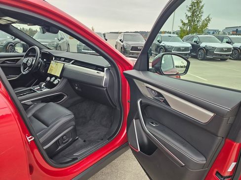 Used 2024 Jaguar F-PACE R-Dynamic S image 12