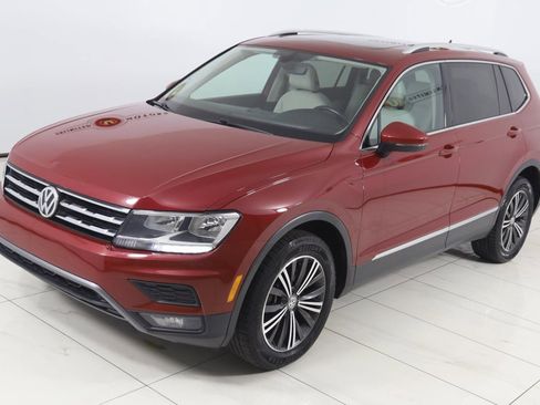 Used 2018 Volkswagen Tiguan SEL w/ 3rd Row Seat Package image 23