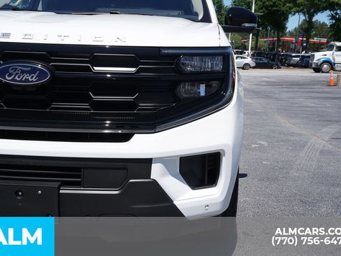 Used 2025 Ford Expedition Active AWD/4WD image 17