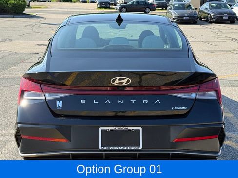 Used 2025 Hyundai Elantra Limited FWD image 5