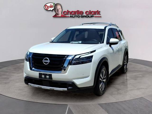 Certified 2024 Nissan Pathfinder SL FWD image 1