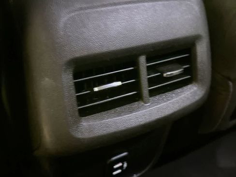 Used 2018 GMC Terrain SLE image 13