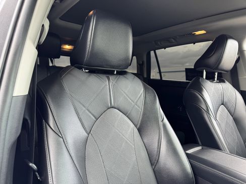 Used 2022 Toyota Highlander Platinum image 24