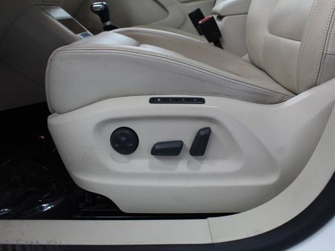 Used 2010 Volkswagen Tiguan SE image 20