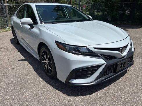Used 2023 Toyota Camry SE FWD image 11