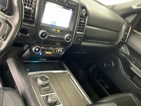 Used 2019 Ford Expedition Limited w/ Equipment Group 302A AWD/4WD image 12