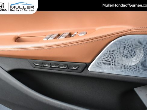 Used 2020 BMW 750i xDrive w/ Executive Package image 39