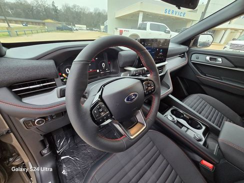 New 2026 Ford Explorer ST-Line image 12