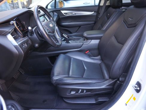 Used 2018 Cadillac XT5 Luxury w/ LPO, Black Ice Package FWD image 45