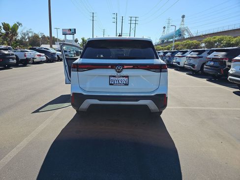 Used 2025 Volkswagen Tiguan S image 11