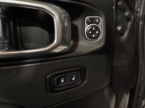 Used 2025 Jeep Gladiator High Tide image 3