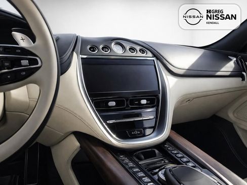 Used 2021 Aston Martin DBX AWD/4WD image 9