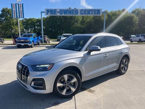 Used 2022 Audi Q5 2.0T Premium Plus w/ Premium Plus Package AWD/4WD image 2