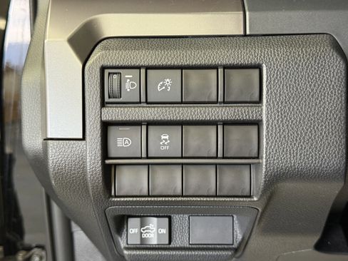 Used 2024 Toyota Tacoma SR5 w/ SR5 Upgrade Package AWD/4WD image 25