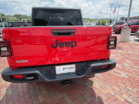 Used 2024 Jeep Gladiator Sport AWD/4WD image 8