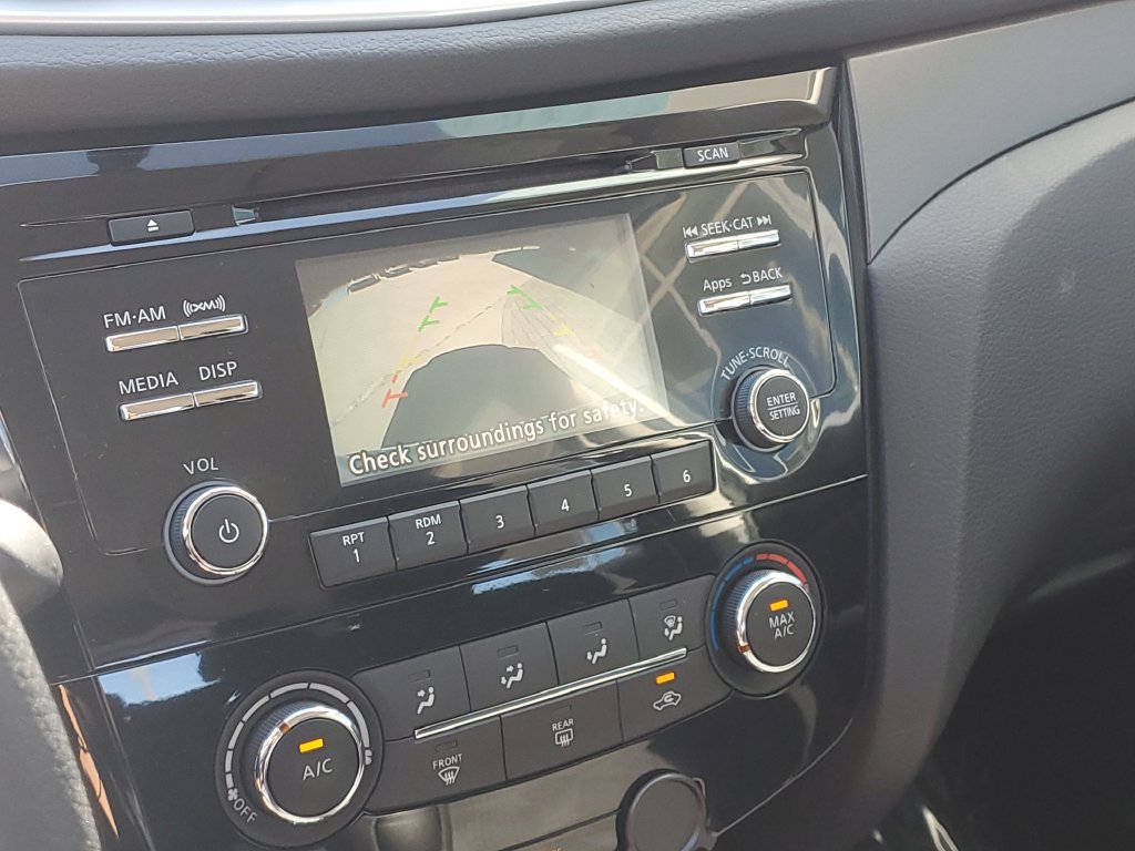 Used 2016 Nissan Rogue S AWD/4WD image 32