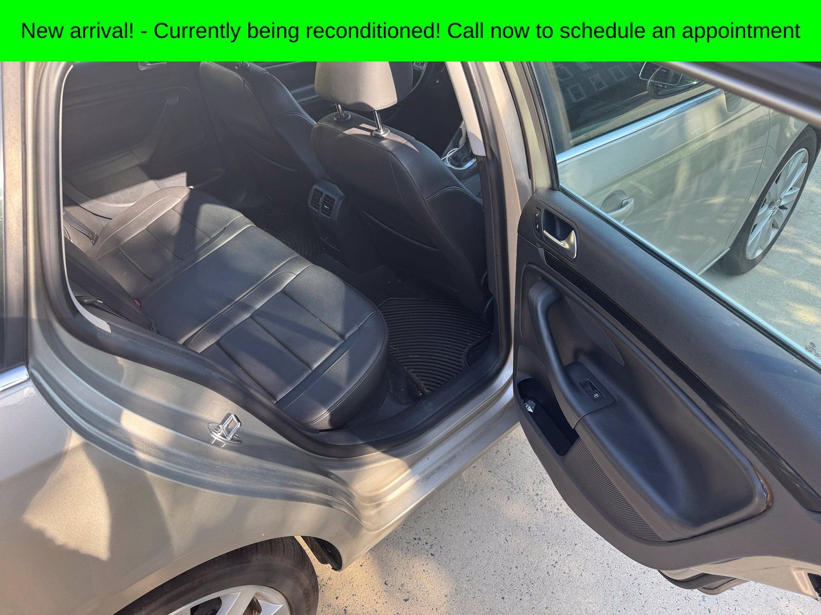 Used 2013 Volkswagen Jetta SportWagen FWD image 14