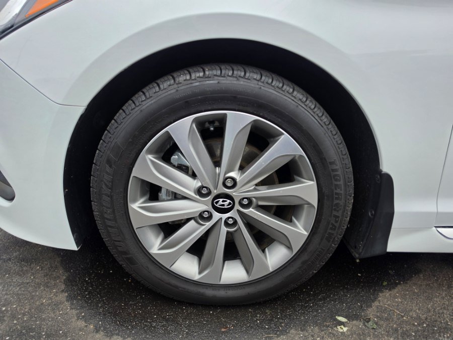 Used 2017 Hyundai Sonata Sport w/ Value Edition Package 02 FWD image 9