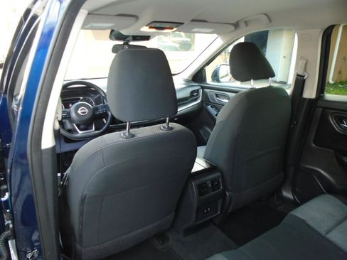 Used 2024 Nissan Rogue SV AWD/4WD image 13