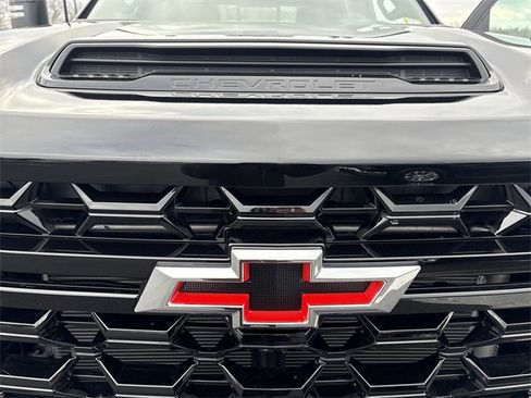 New 2026 Chevrolet Silverado 2500 ZR2 image 32