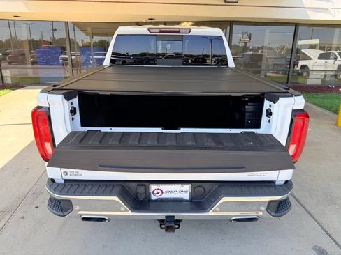 Used 2019 GMC Sierra 1500 SLT AWD/4WD image 32