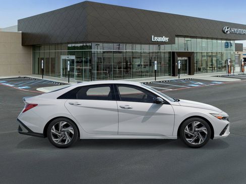 New 2026 Hyundai Elantra SEL Sport image 7