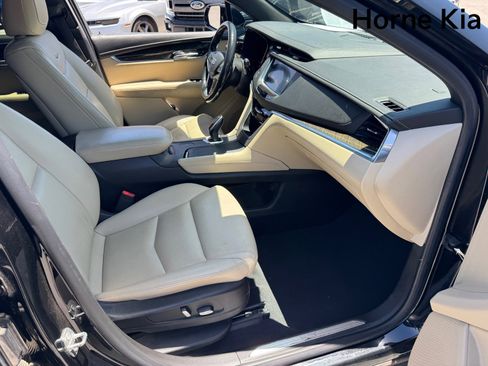 Used 2019 Cadillac XT5 FWD image 25