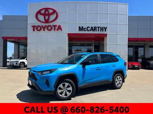 Used 2021 Toyota RAV4 LE AWD/4WD image 1