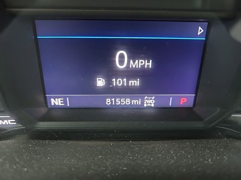 Used 2023 GMC Sierra 2500 SLE w/ SLE Convenience Package image 3