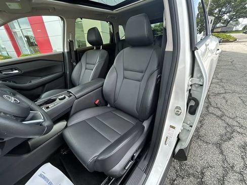 Certified 2023 Nissan Rogue SV w/ SV Premium B Package AWD/4WD image 15