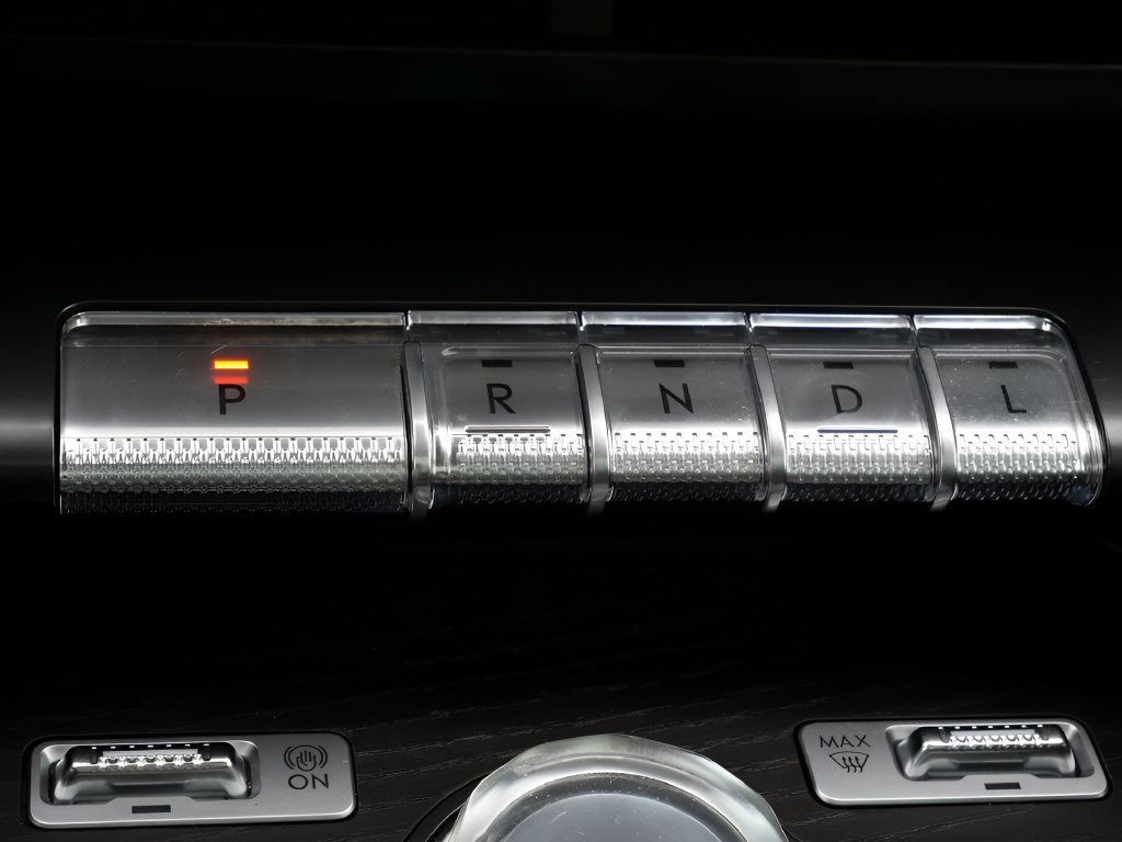 Used 2025 Lincoln Nautilus Reserve AWD/4WD image 25