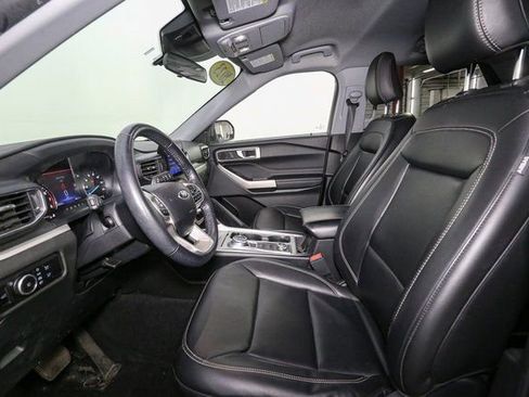 Used 2023 Ford Explorer XLT w/ Equipment Group 202A image 38