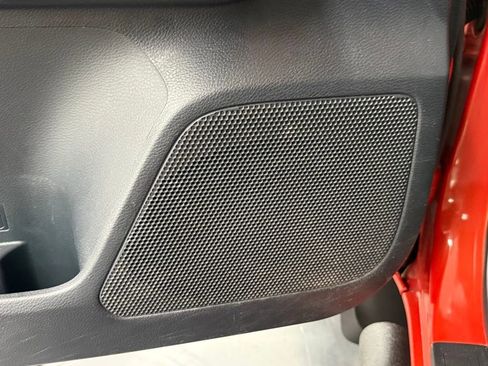 Used 2018 Toyota Tacoma TRD Sport AWD/4WD image 21