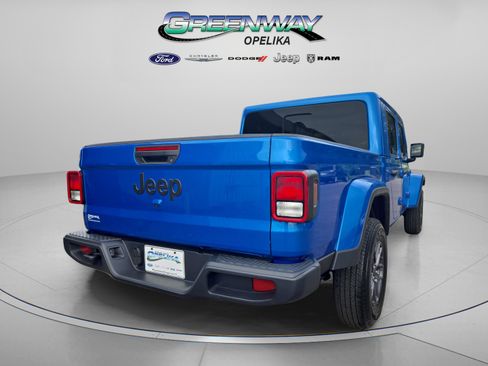 New 2025 Jeep Gladiator Sport image 7