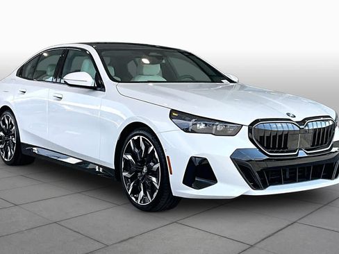 New 2027 BMW 530i w/ M Sport Package RWD image 2