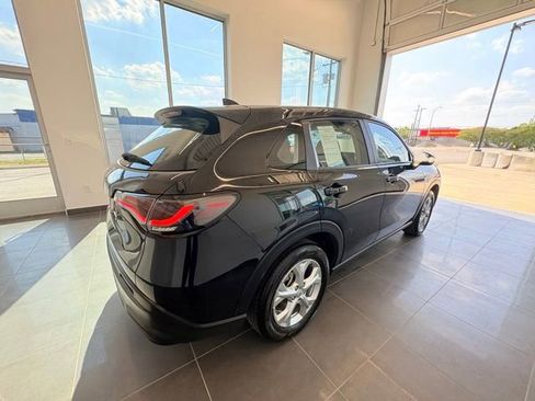 Used 2025 Honda HR-V LX image 8