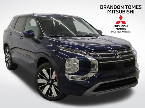 New 2025 Mitsubishi Outlander SE image 1