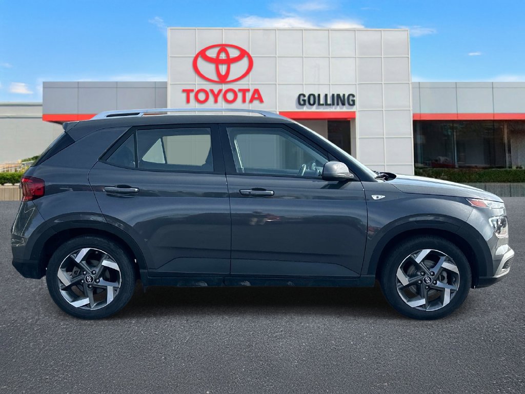 Used 2025 Hyundai Venue SEL FWD image 6