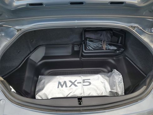 Used 2021 MAZDA MX-5 Miata RF Club w/ Brembo/BBS Recaro Package image 8