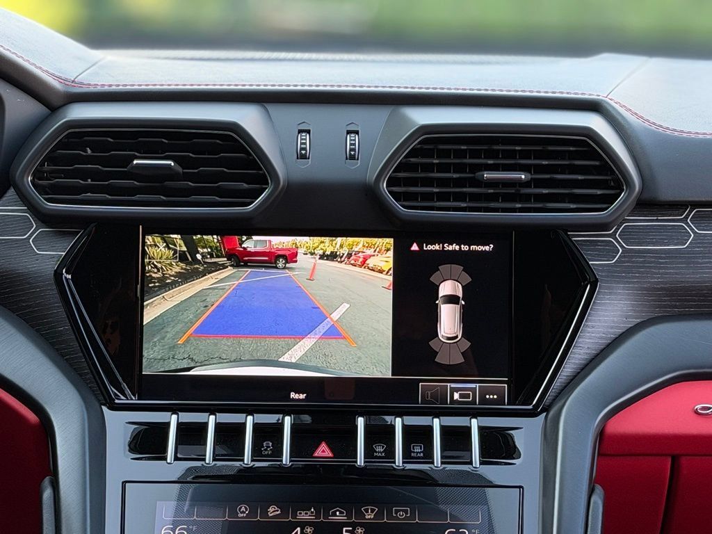 Used 2021 Lamborghini Urus AWD/4WD image 48