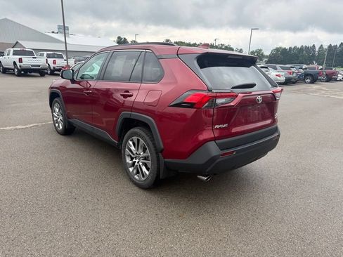 Used 2022 Toyota RAV4 XLE Premium AWD/4WD image 19