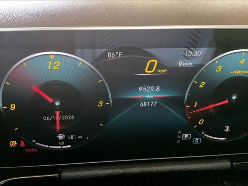 Used 2021 Mercedes-Benz GLA 250 4MATIC w/ Premium Package image 24