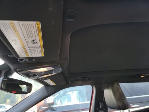 Used 2025 Jeep Compass Latitude w/ Sun & Sound Group AWD/4WD image 13