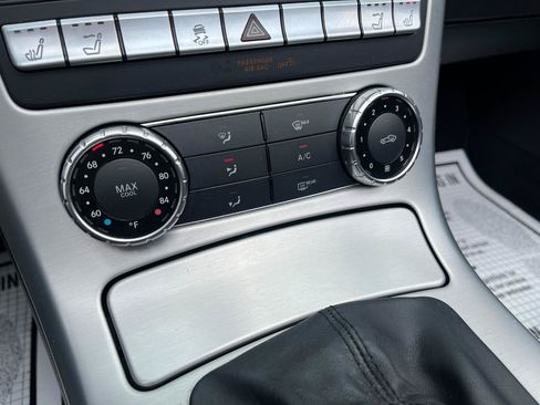 Used 2012 Mercedes-Benz SLK 350 image 35